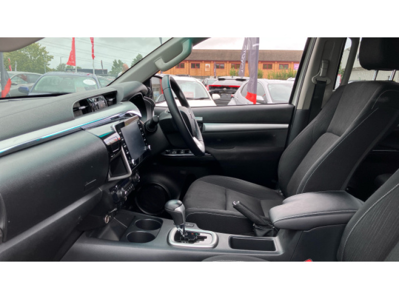 Toyota Hilux Diesel Invincible D/Cab Pick Up 2.8 D-4D Auto